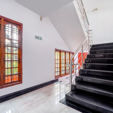 Super Townhouse City Center Ernakulam Kochi Exterior foto