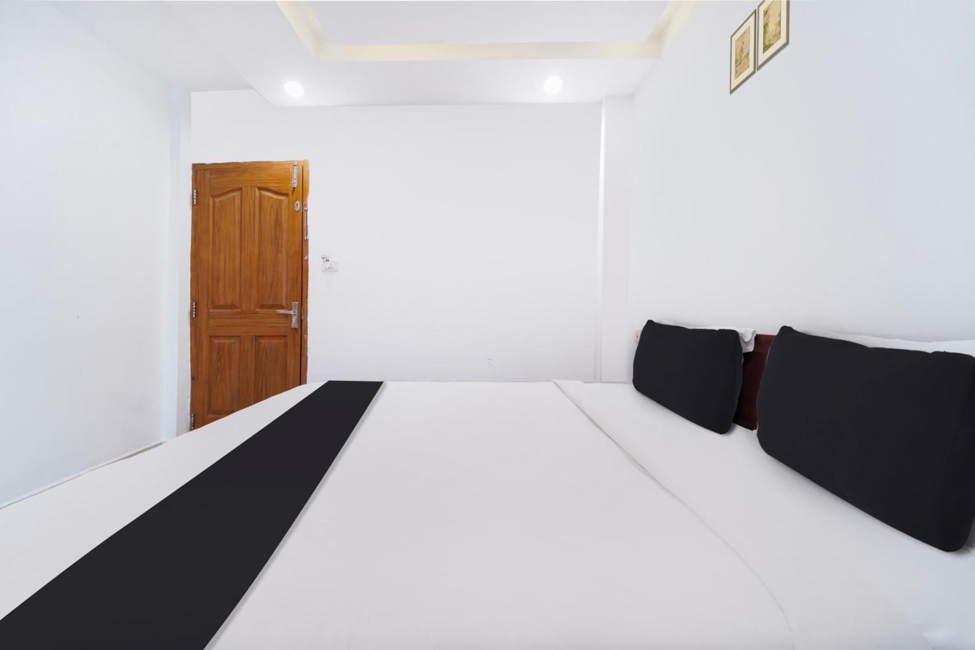 Super Townhouse City Center Ernakulam Kochi Exterior foto