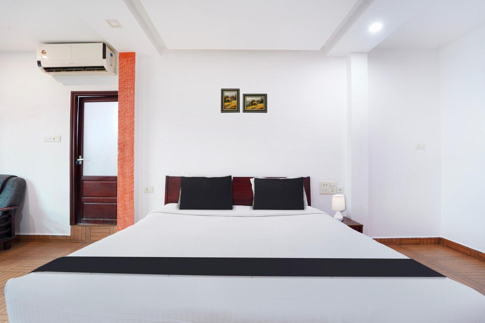 Super Townhouse City Center Ernakulam Kochi Exterior foto
