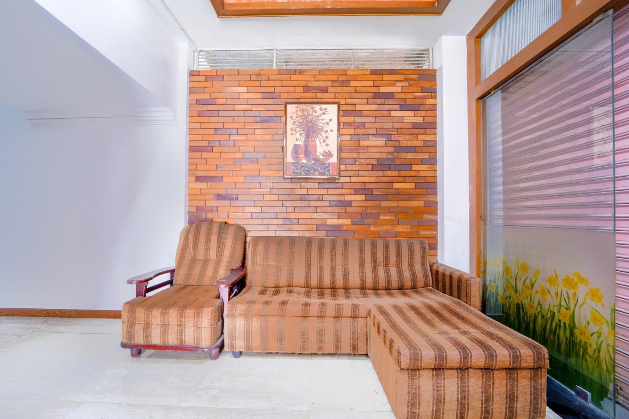 Super Townhouse City Center Ernakulam Kochi Exterior foto