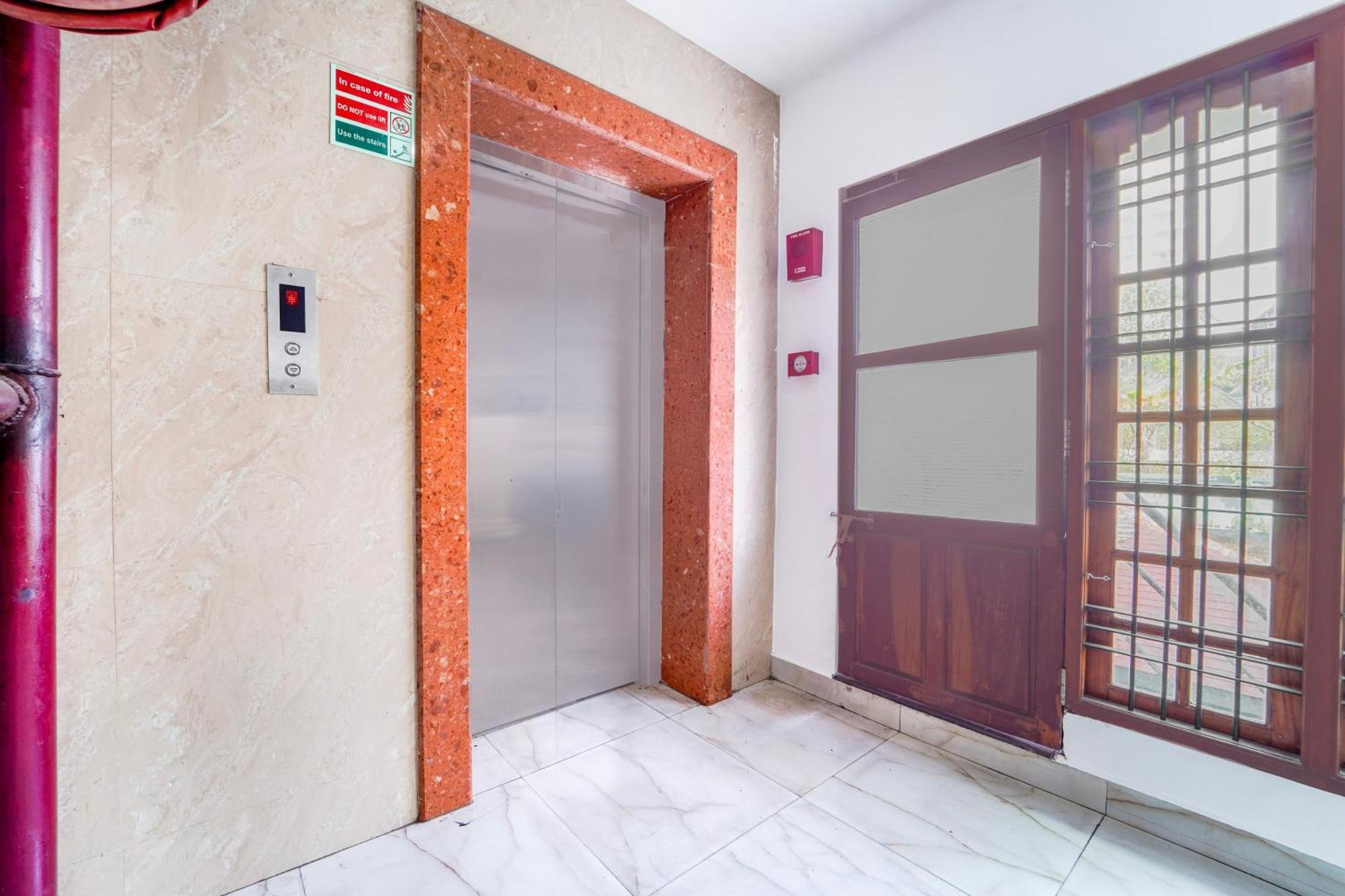 Super Townhouse City Center Ernakulam Kochi Exterior foto