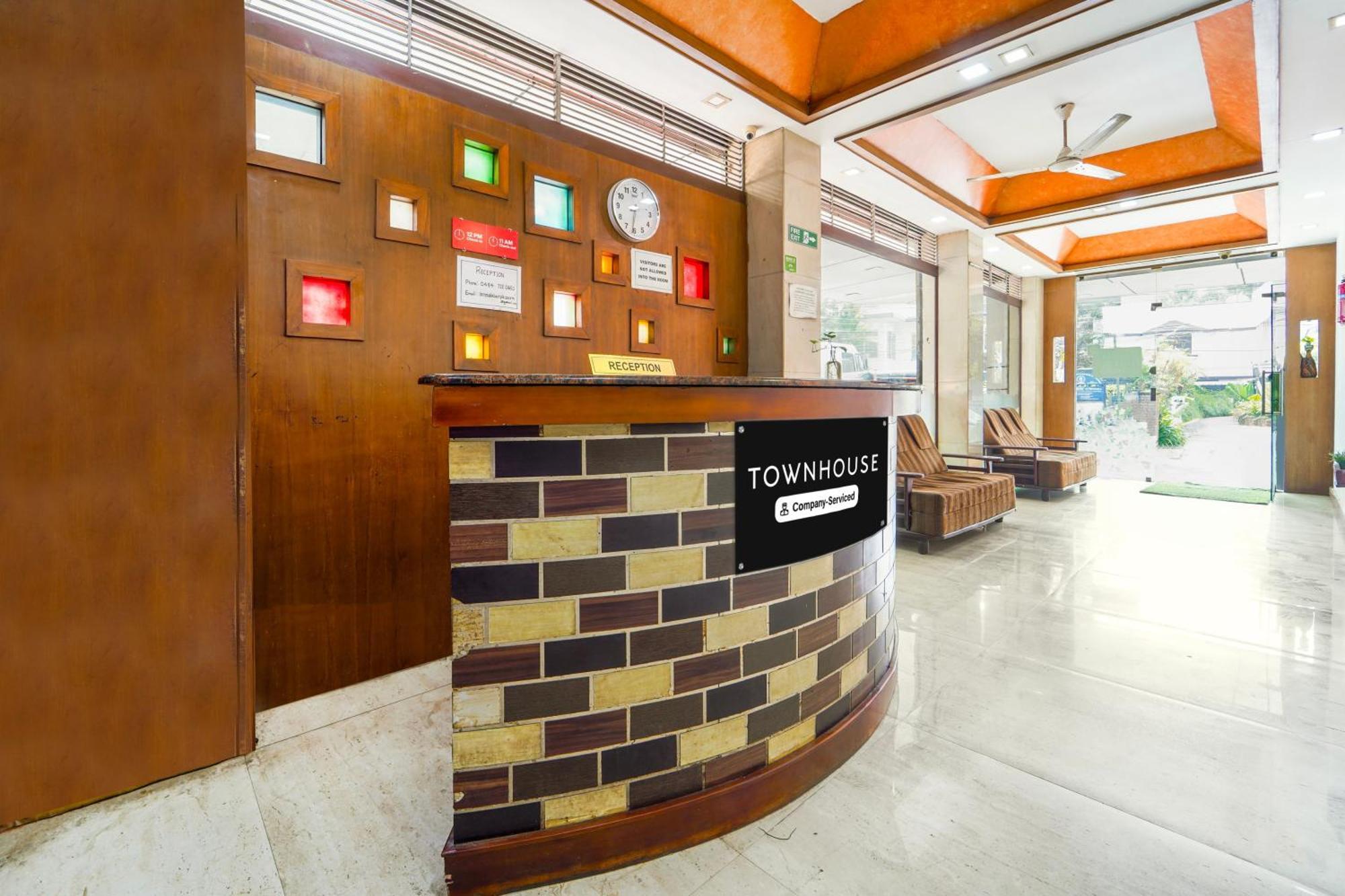 Super Townhouse City Center Ernakulam Kochi Exterior foto