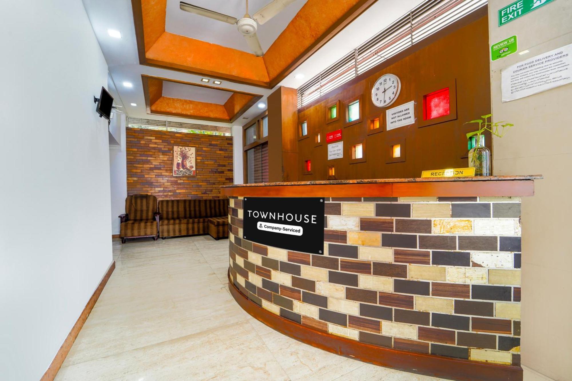 Super Townhouse City Center Ernakulam Kochi Exterior foto